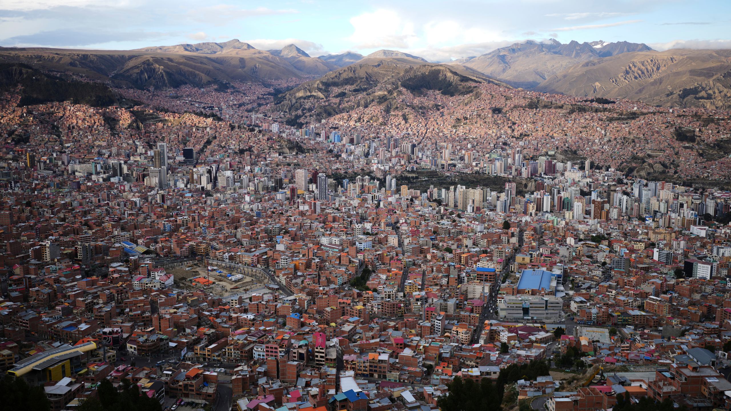 A view of La Paz, Bolivia, Thursday, Oct. 16, 2025, ahead of the upcoming presidential runoff election. (AP Photo/Natacha Pisarenko)