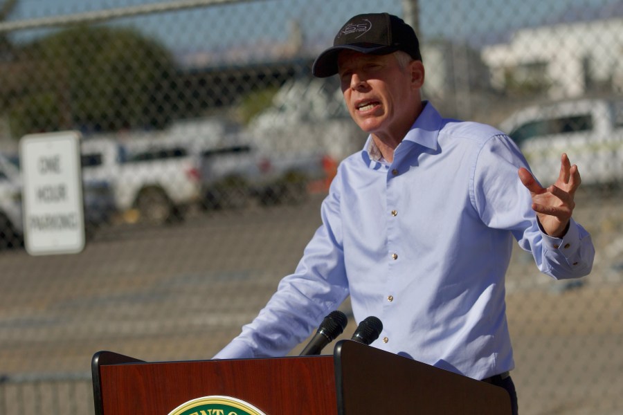 FILE.- U.S. Secretary of Energy Chris Wright talks during a news conference at the Nevada National Security Site (NNSS) in Las Vegas, Monday Oct. 20, 2025. (AP Photo/Ty ONeil, File)